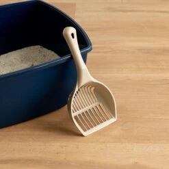 IRIS USA Jumbo Cat Litter Scoop With Comfort Handle Sturdy Smooth Plastic Finish 9 IRIS USA Jumbo Cat Litter Scoop With Comfort Handle Sturdy Smooth Plastic Finish -Pet Cat Supplies Store 182190 PT3. AC SS1800 V1614357413
