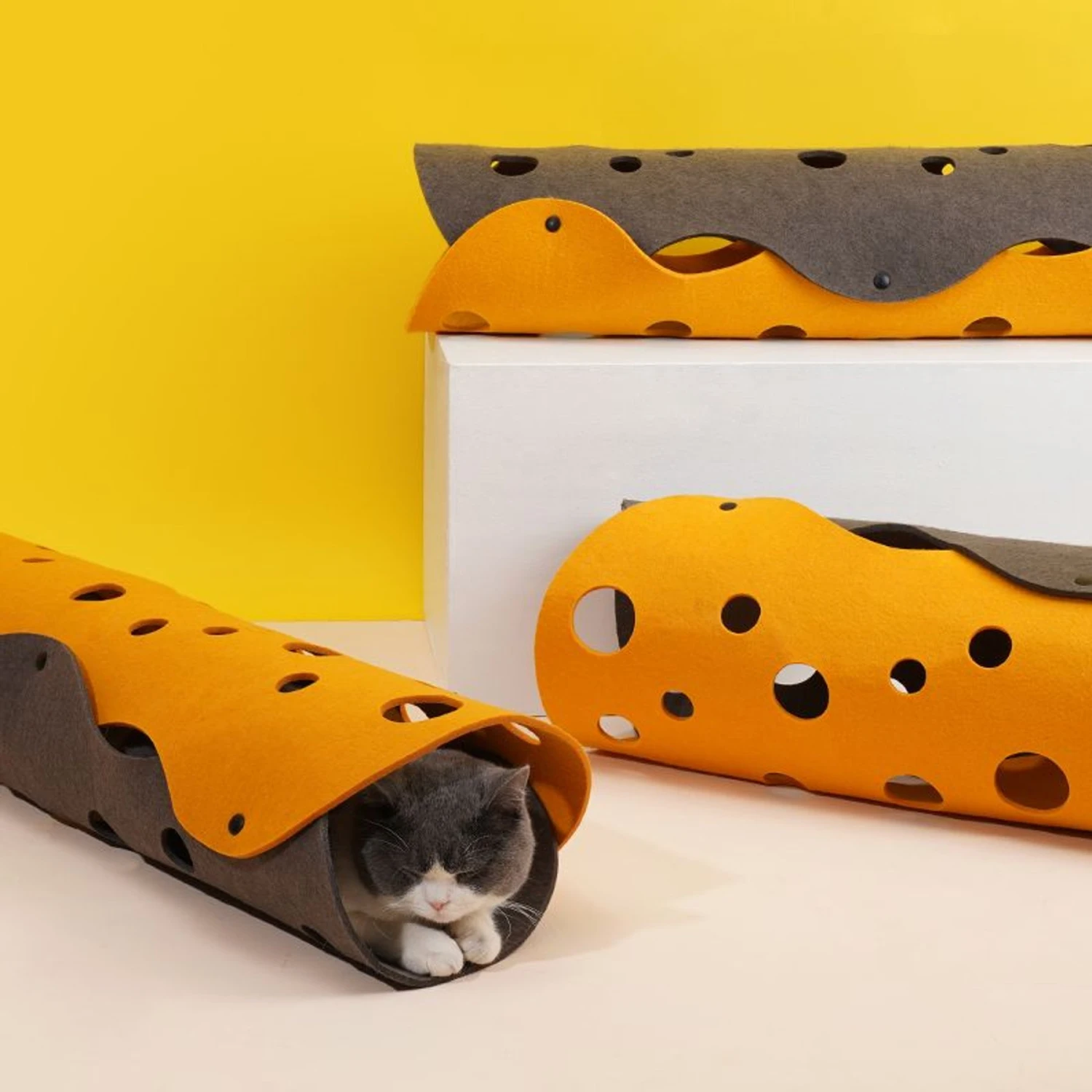 ZEZE "The Cheese" Adjustable Tunnel Cat Toy 2 ZEZE "The Cheese" Adjustable Tunnel Cat Toy - Image 2